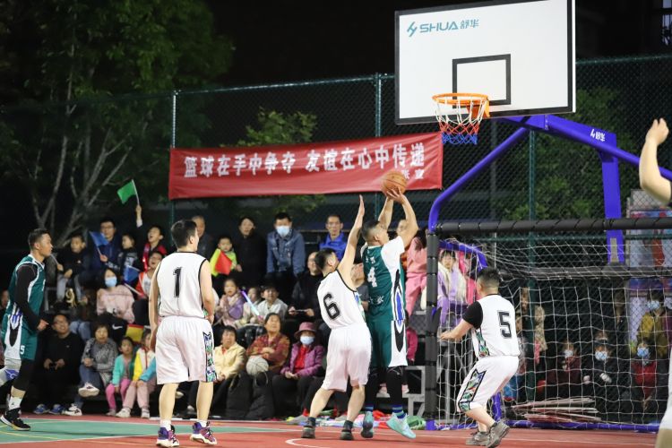 矢足球运
